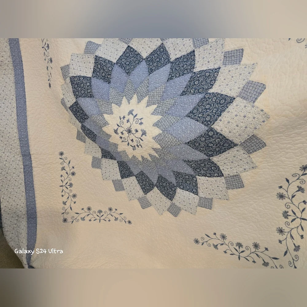 Modern Heirloom Charlotte Bedspread Bedspread Comforter NWOT Oversized KING Size